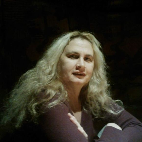 Meet your Posher, Vicki - Picture 1 of 1